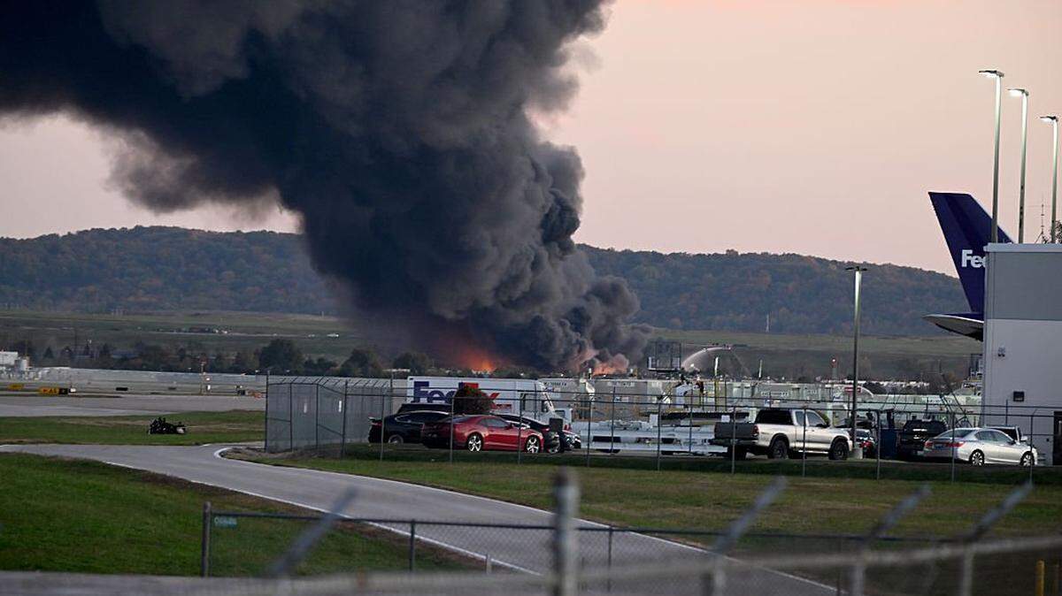 Kentucky law firms file 15 lawsuits on behalf of 100+ victims in Louisville UPS plane crash